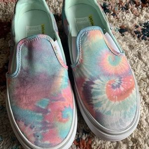 Tye dye Vans slip ons